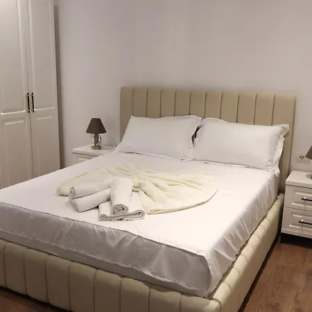 Tao's * Tirana